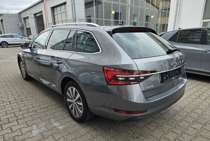 Skoda Superb 2022 photo 4