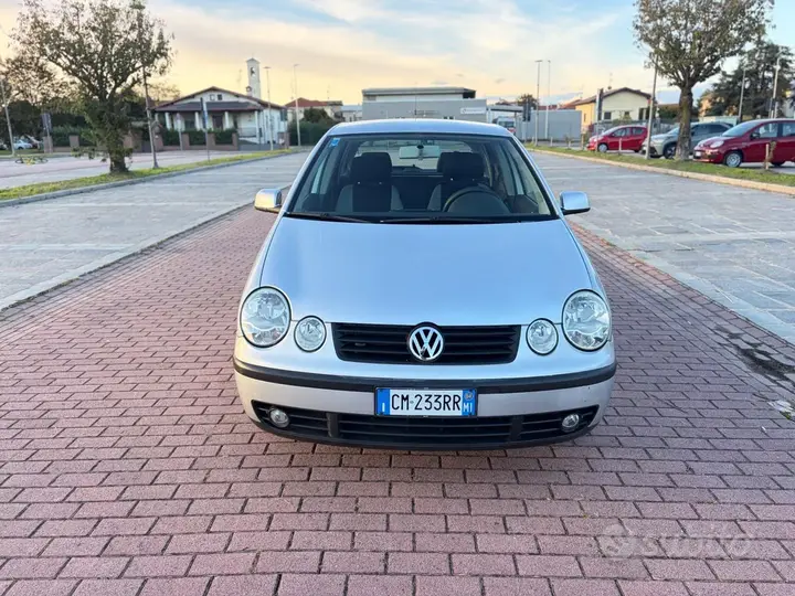 Volkswagen Polo 2004 photo 2