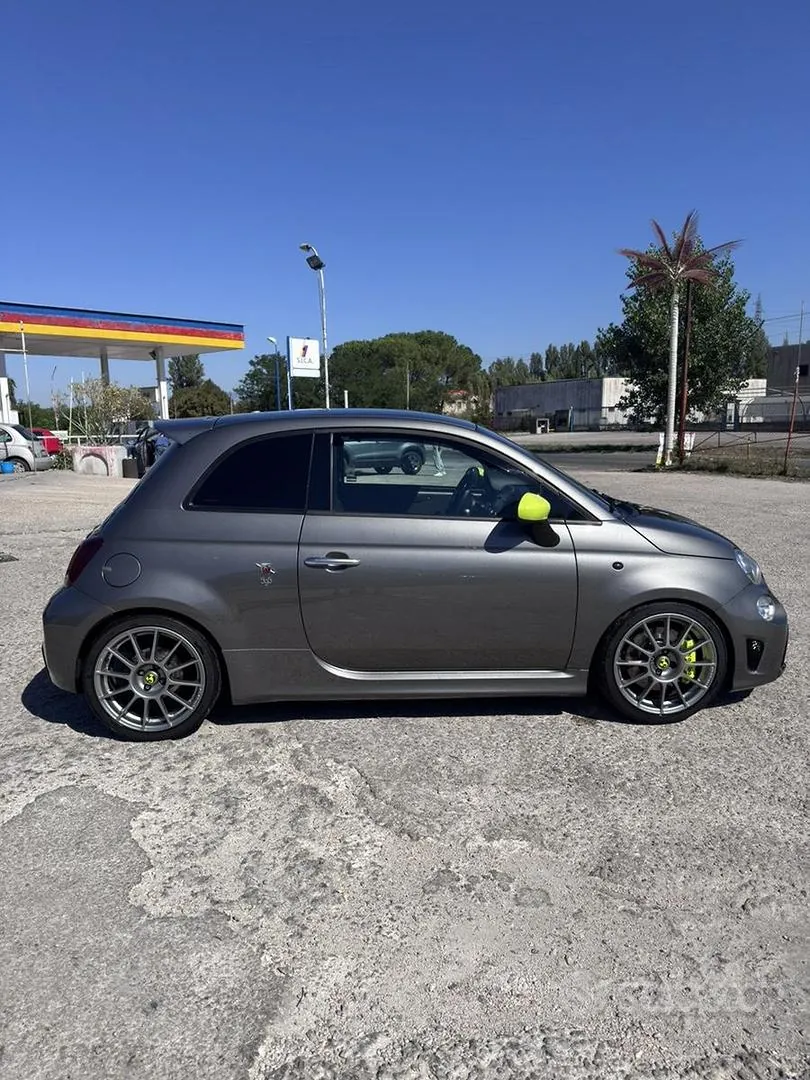 Abarth 595 2019 photo 2
