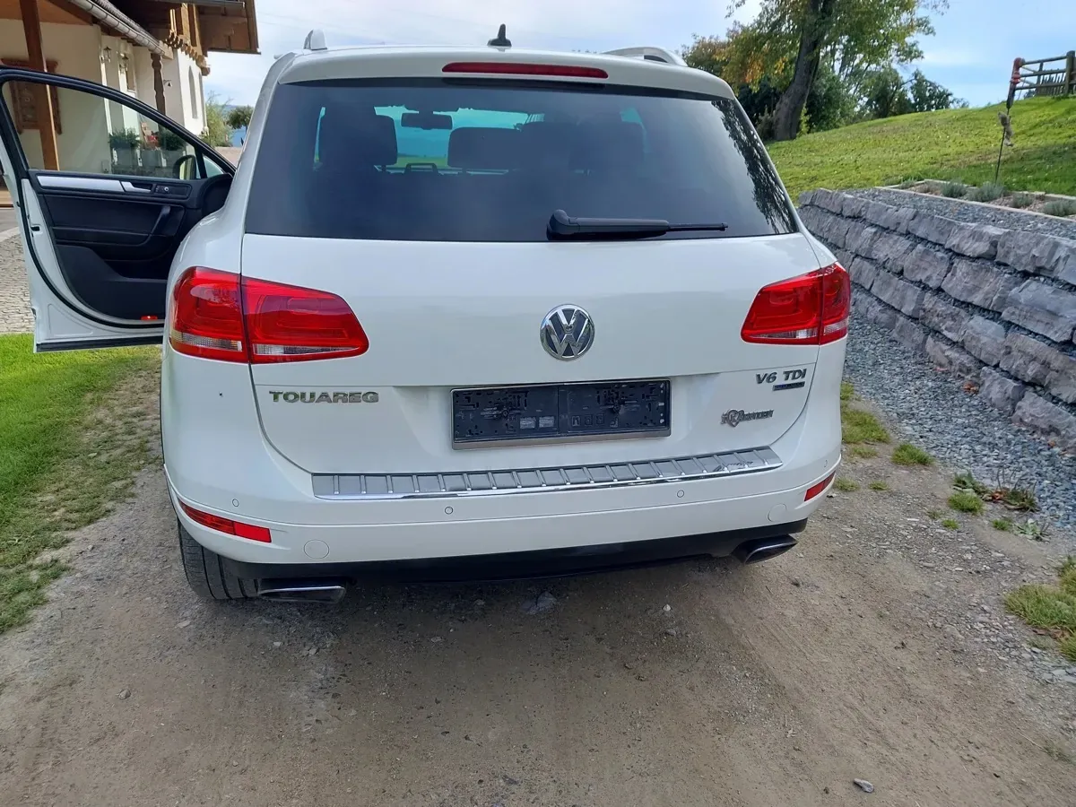 Volkswagen Touareg 2010 photo 2