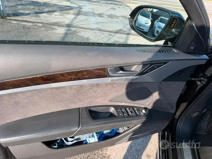 Audi A8 2013 photo 3