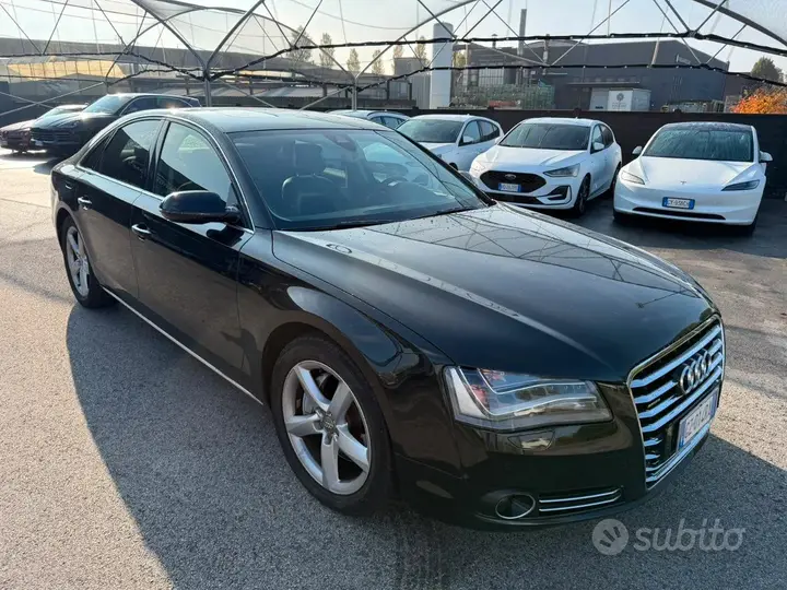 Audi A8 2013 photo 2