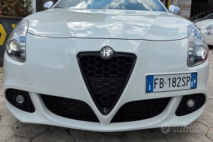 Alfa Romeo Giulietta 2013 photo 4