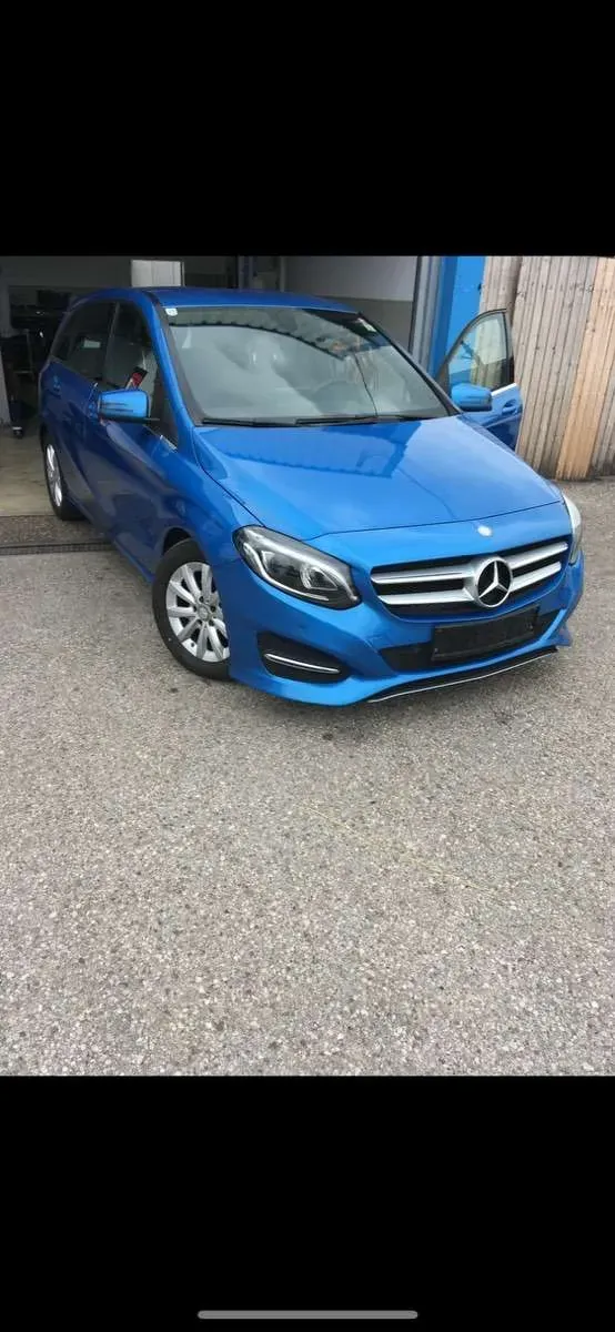 Mercedes-Benz B-Class 2015 photo 2