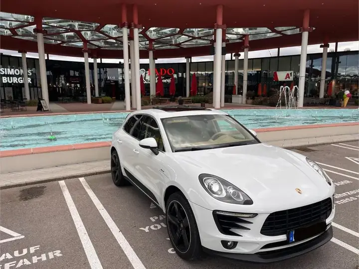 Porsche Macan S