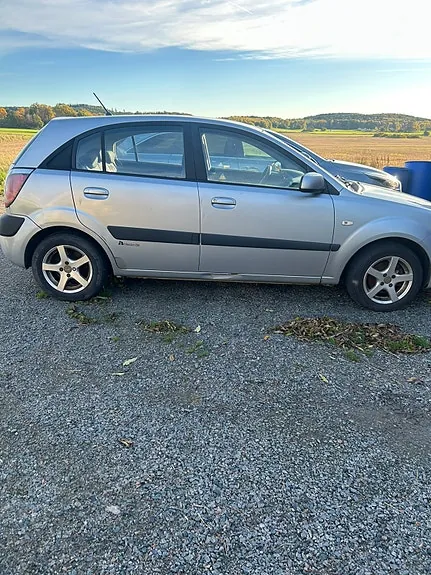 Kia Rio 2006 photo 2
