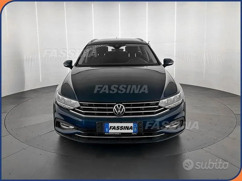 Volkswagen Passat 2022 photo 2