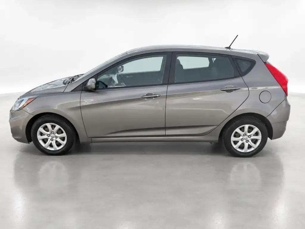 Hyundai Accent 2013 photo 2