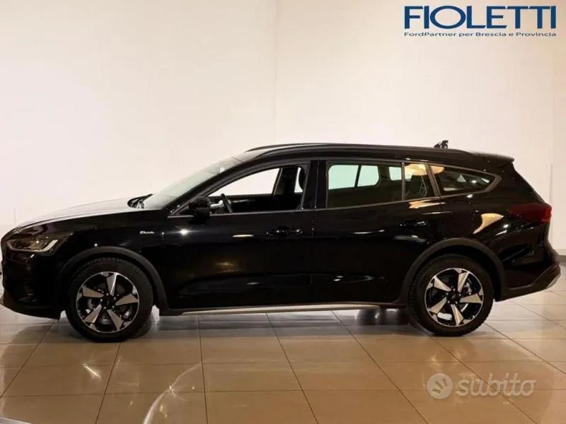 Ford Focus 2024 photo 4