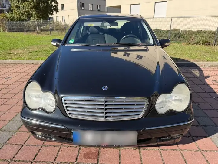 Mercedes-Benz C200