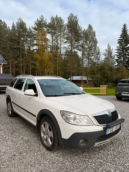 Skoda Octavia 2013 photo 2