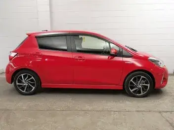 Toyota Vitz 2018 photo 3
