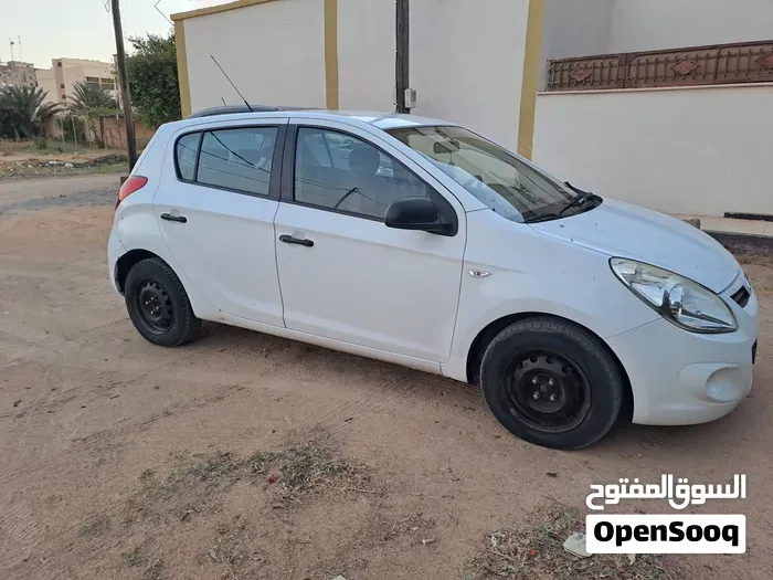 Hyundai I20 2011 photo 2