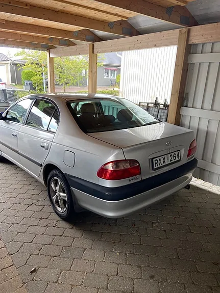 Toyota Avensis 2001 photo 2