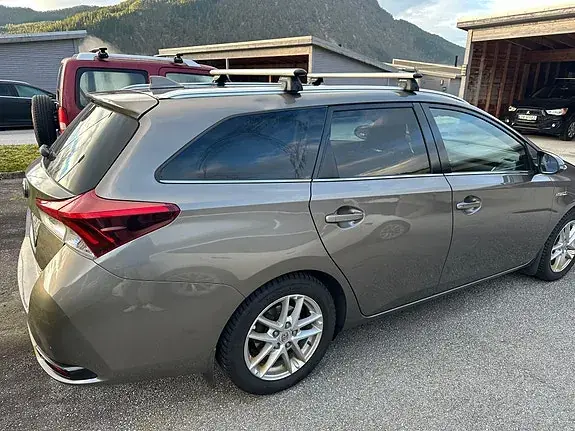 Toyota Auris 2017 photo 4