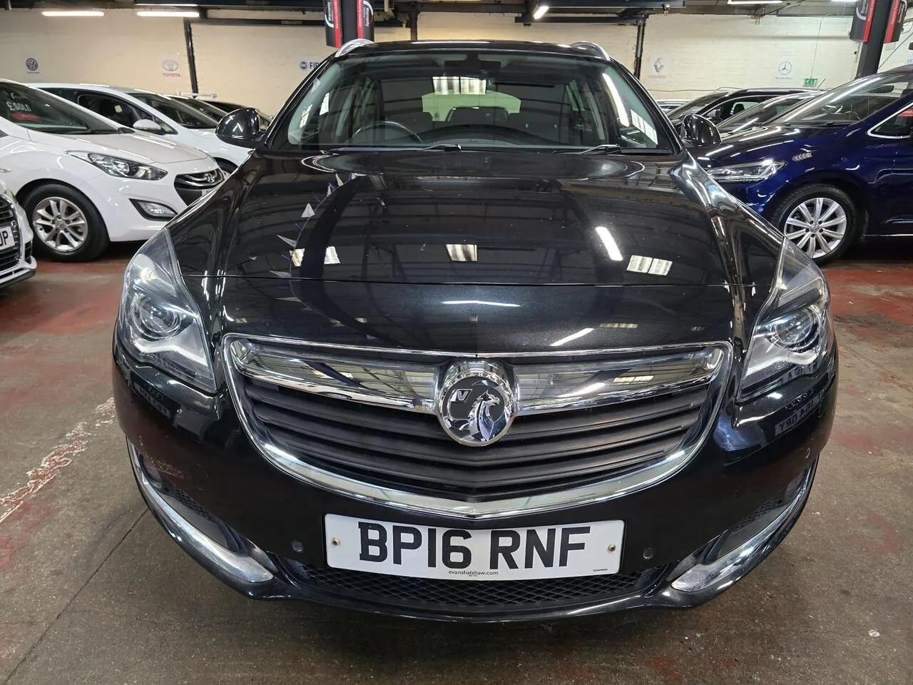 Vauxhall Insignia 2016 photo 2