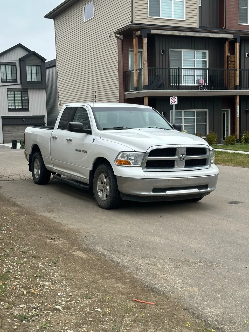 Dodge Ram 1500 2011 photo 2