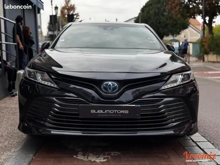Toyota Camry 2019 photo 2