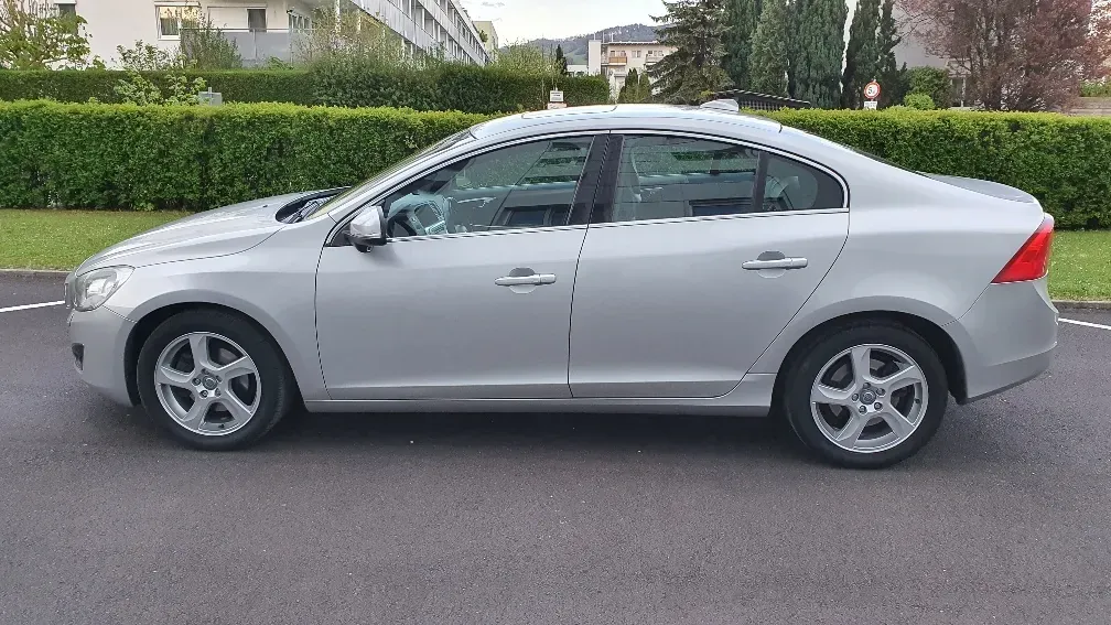 Volvo S60 2010 photo 3