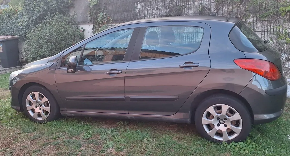Peugeot 308 2008 photo 3