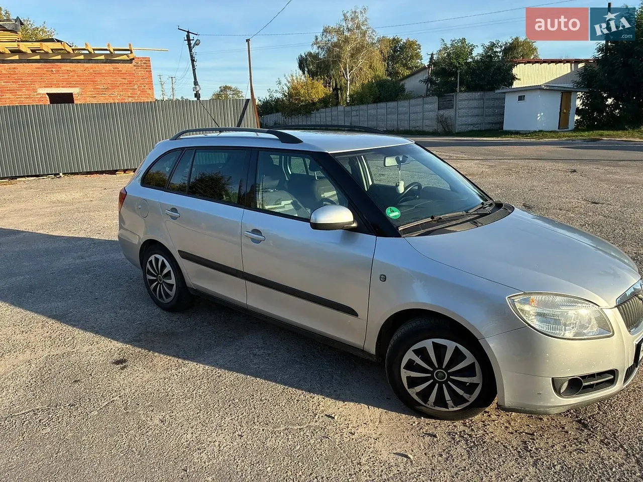 Skoda Fabia 2008 photo 4