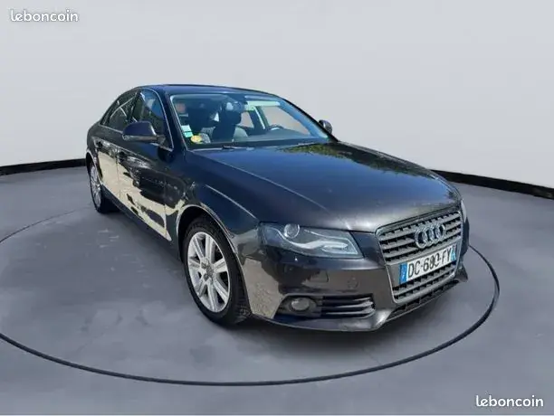 Audi A4 2010 photo 2