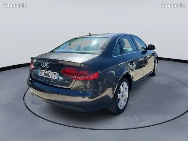 Audi A4 2010 photo 3