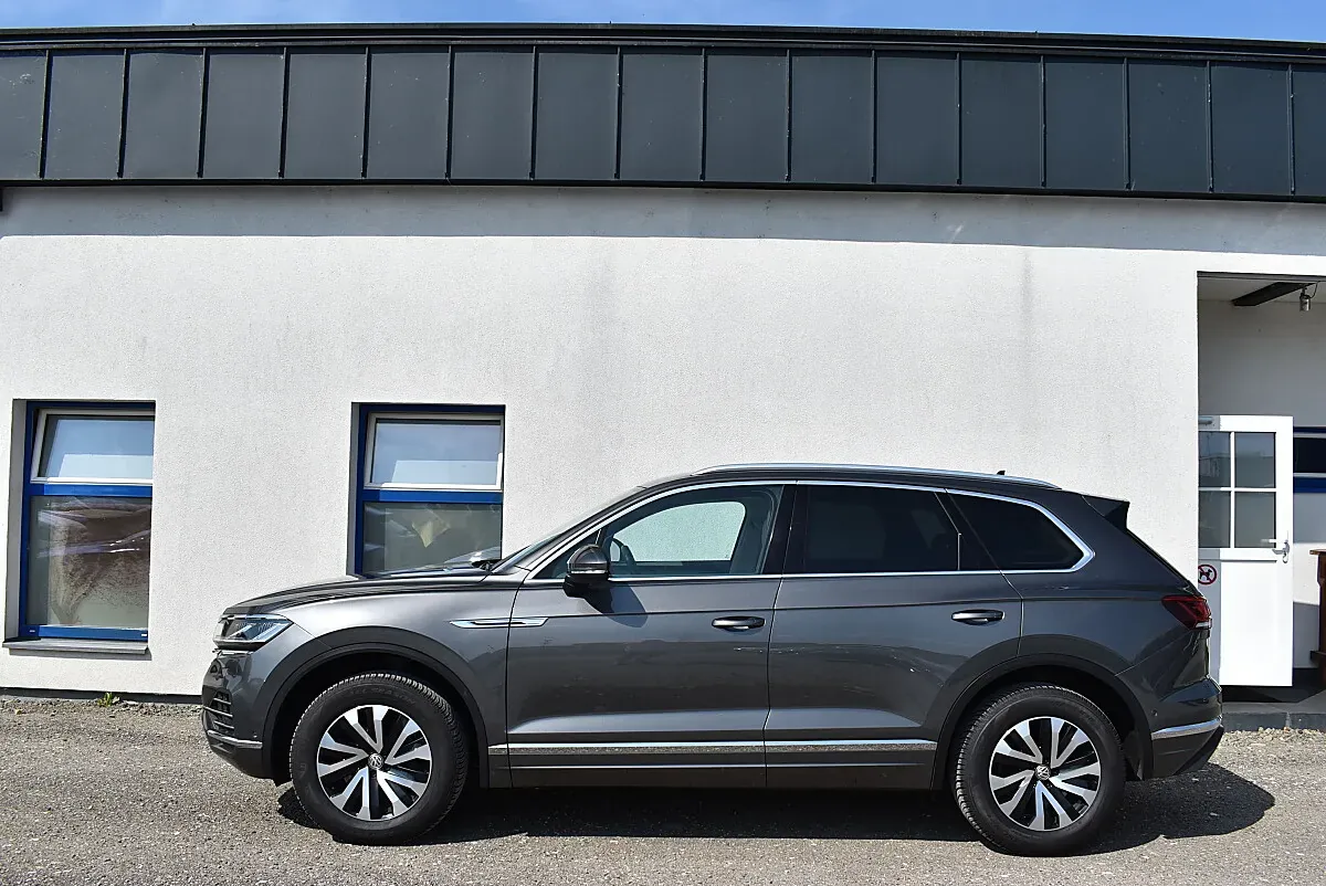 Volkswagen Touareg 2020 photo 2