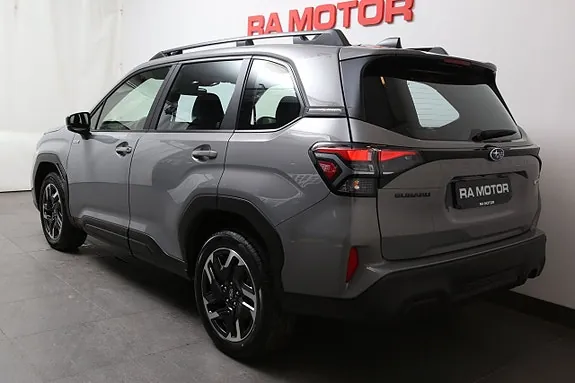 Subaru Forester 2025 photo 3