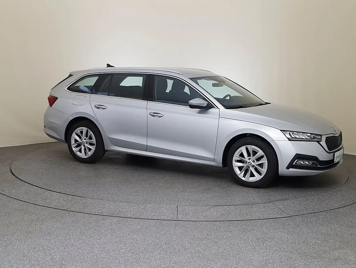 Skoda Octavia 2024 photo 3