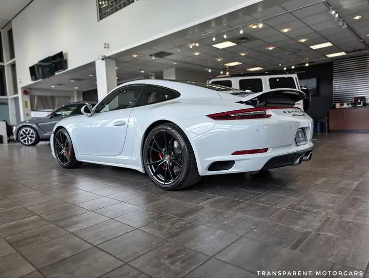 Porsche 911 2019 photo 5