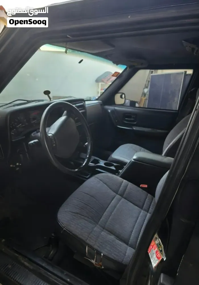 Jeep Cherokee 2000 photo 3