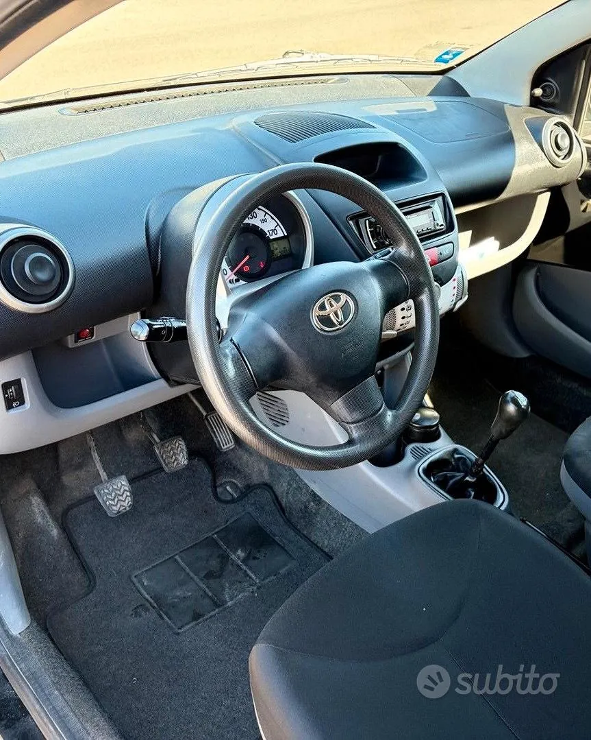 Toyota Aygo 2010 photo 3