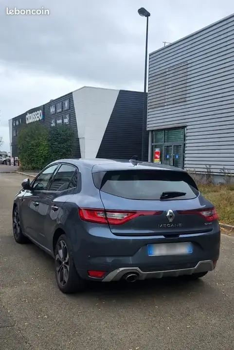 Renault Megane 2018 photo 2