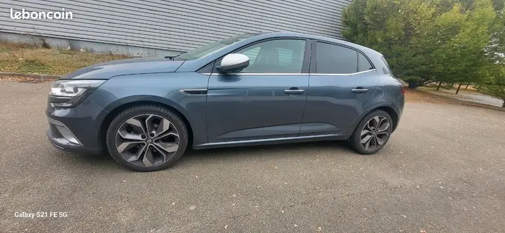 Renault Megane 2018 photo 3