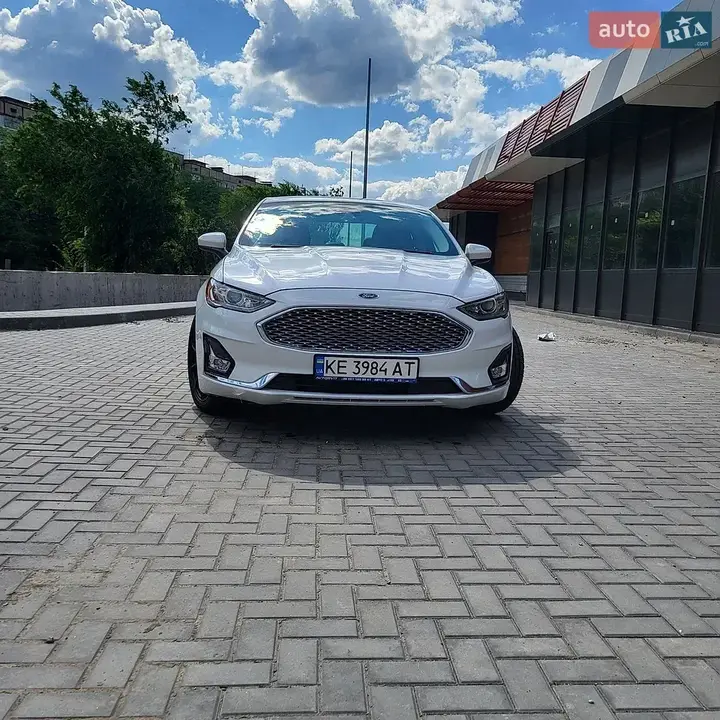 Ford Fusion 2019 photo 2