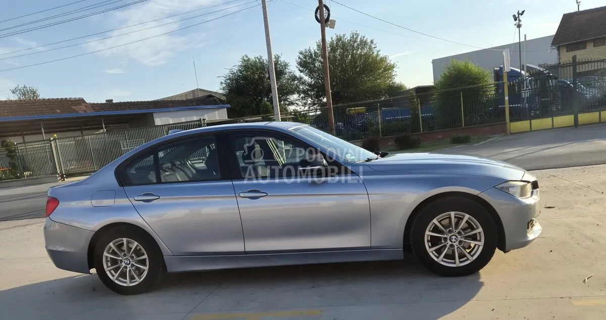 BMW 320I 2013 photo 4