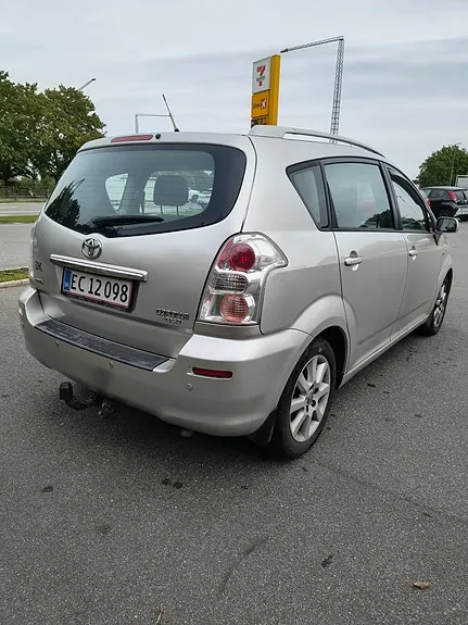 Toyota Corolla Verso 2008 photo 5