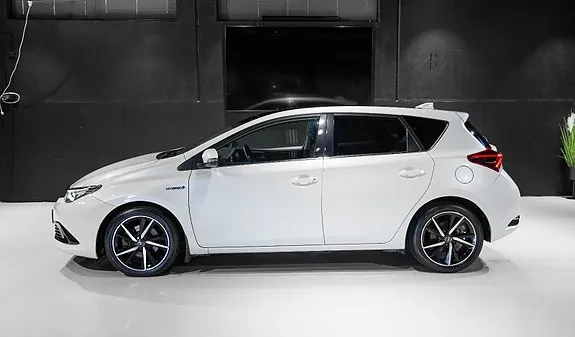 Toyota Auris 2017 photo 3
