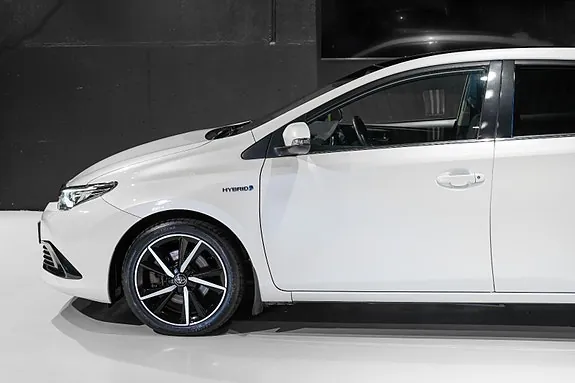 Toyota Auris 2017 photo 4