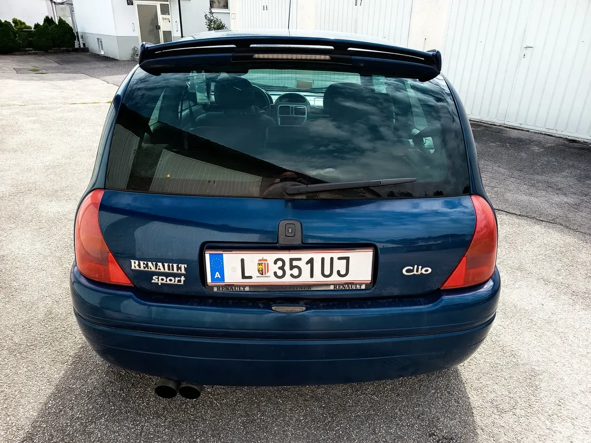 Renault Clio 2001 photo 2