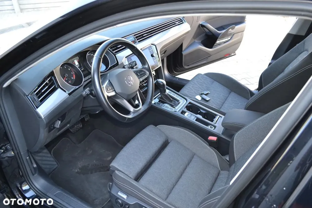 Volkswagen Passat 2023 photo 3