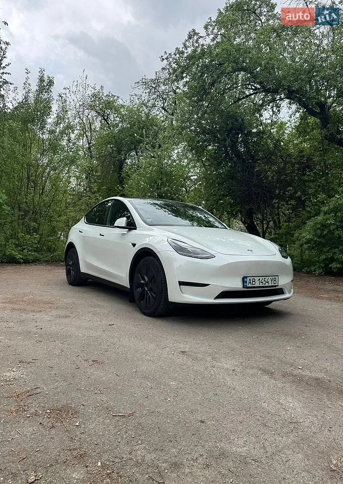 Tesla Model Y 2022 photo 2