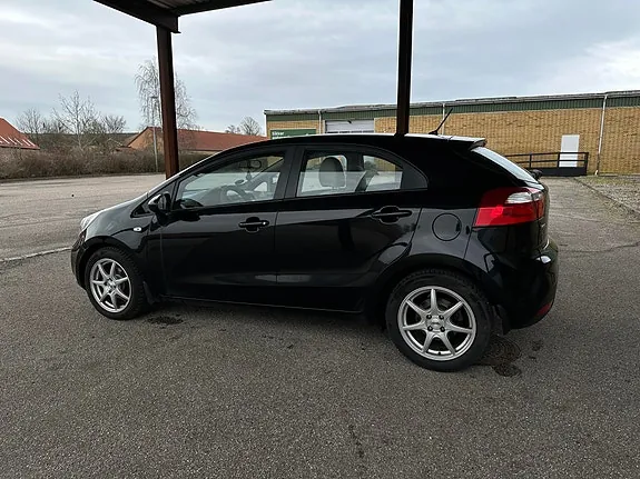 Kia Rio 2012 photo 3