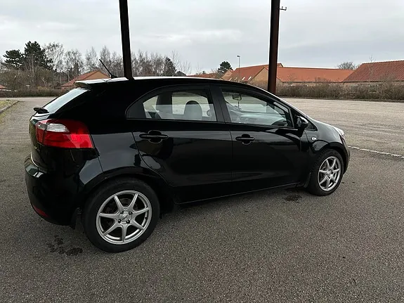 Kia Rio 2012 photo 4
