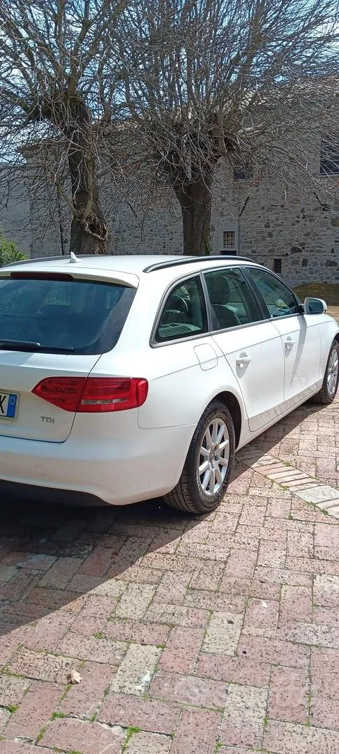 Audi A4 2012 photo 3