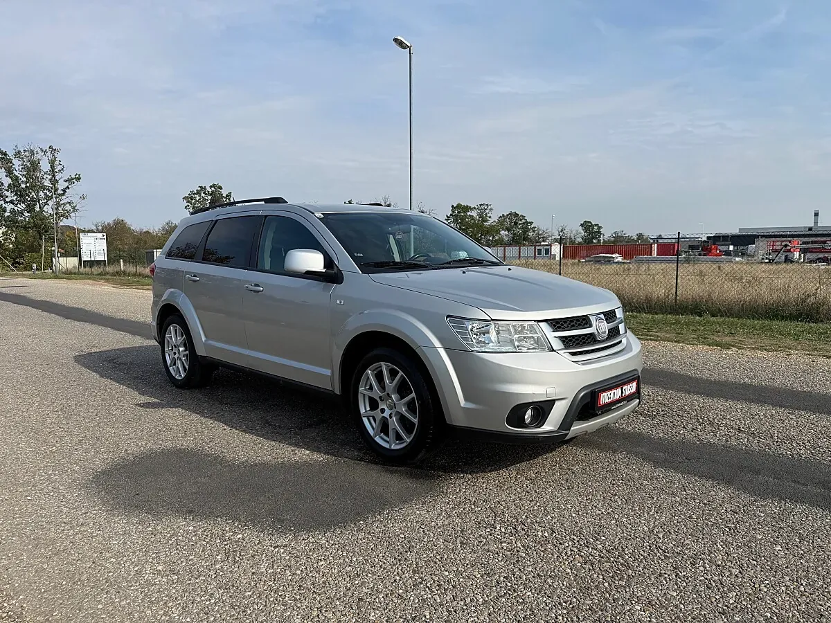 Fiat Freemont 2012 photo 2
