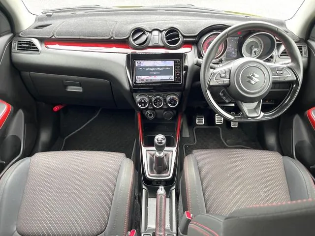 Suzuki Swift Sport 2020 photo 2