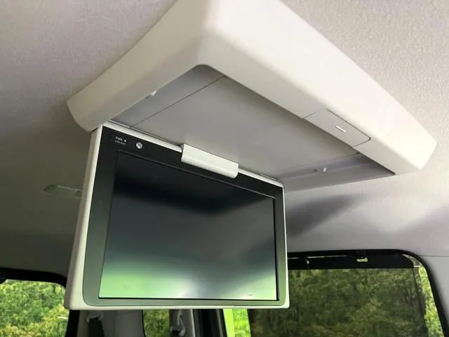 Toyota Sienna Hybrid Z 2023 photo 3