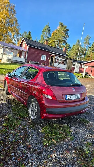 Peugeot 207 2010 photo 3